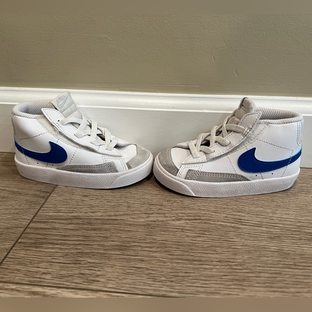 Nike Toddler Blazer Mid ‘77 White and Blue size 7